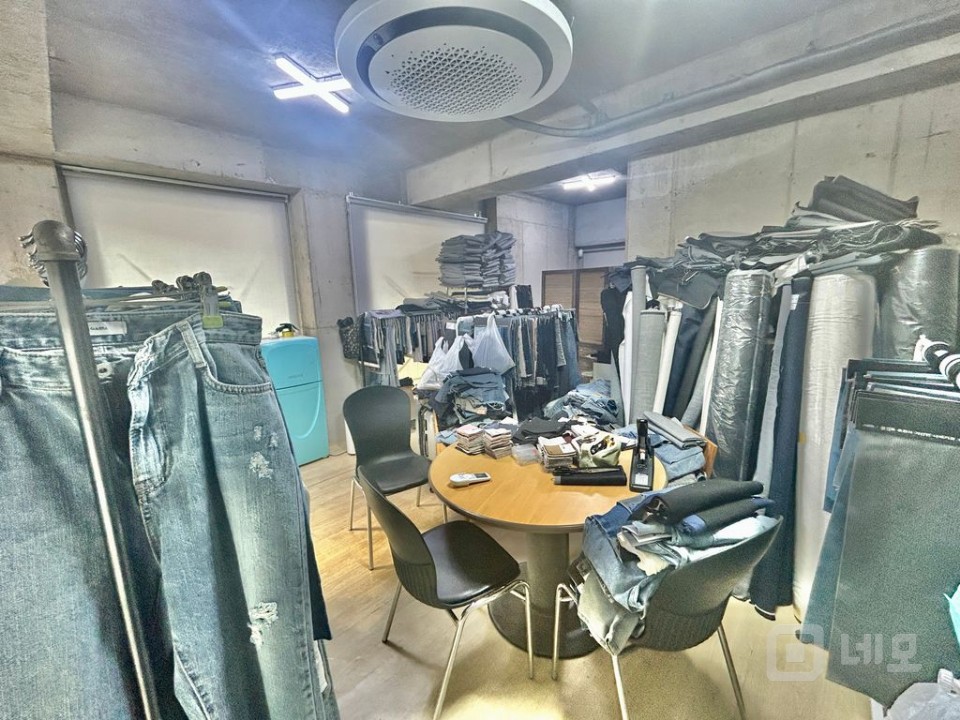 실 12평, 1층, 지정주차 가능, 소규모 사무실, 대리점 등 업종 가능 매물의 4번째 사진
