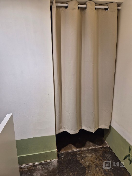 홍대 골목길 소품샵 판매합니다. 매물의 6번째 사진