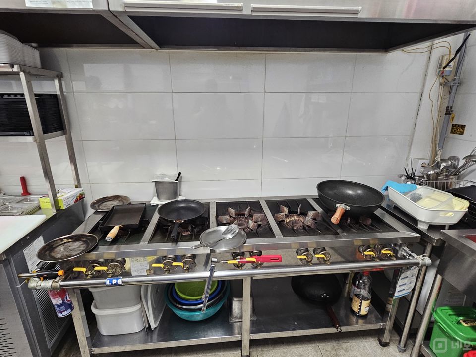 주거지역, 단골고객 많은 안양동 프랜차이즈 양도양수 매물의 3번째 사진