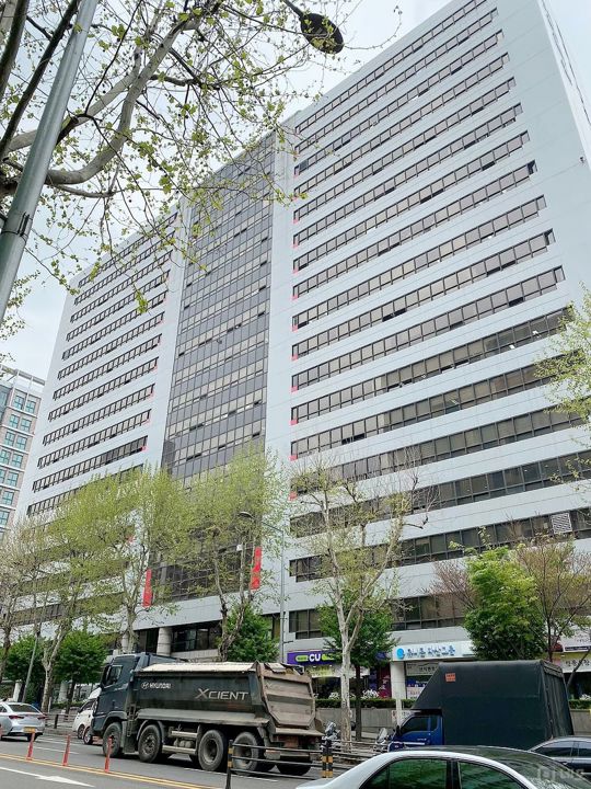 신논현역 도보 5분  250평대의 넓고 깔끔한 사무실입니다 매물의 12번째 사진