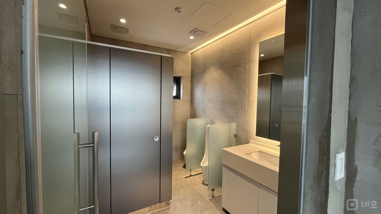 송파나루역 역세권, 방이동 대로변에 위치한 건물 통임대 매물의 7번째 사진