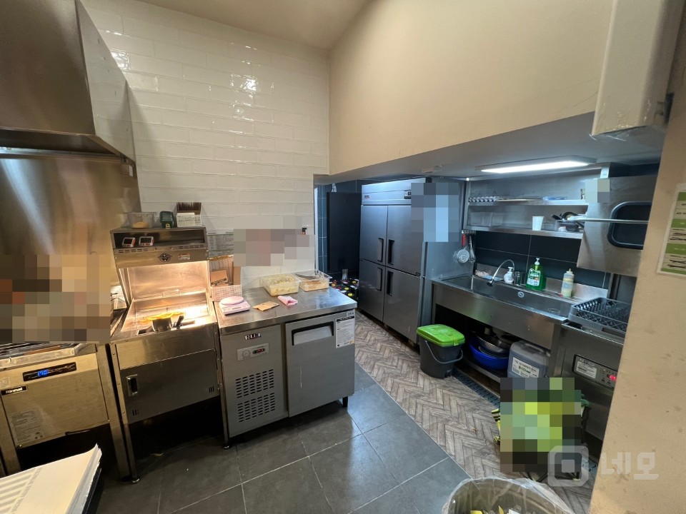 레드로드 1층 노출좋은상가 현 패스트푸드 유동많고 면 좋은 상가 임대 매물의 8번째 사진