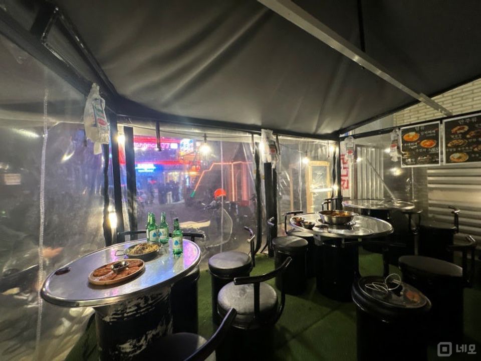 서교동 번화가에 위치한 실내포차 매물의 7번째 사진