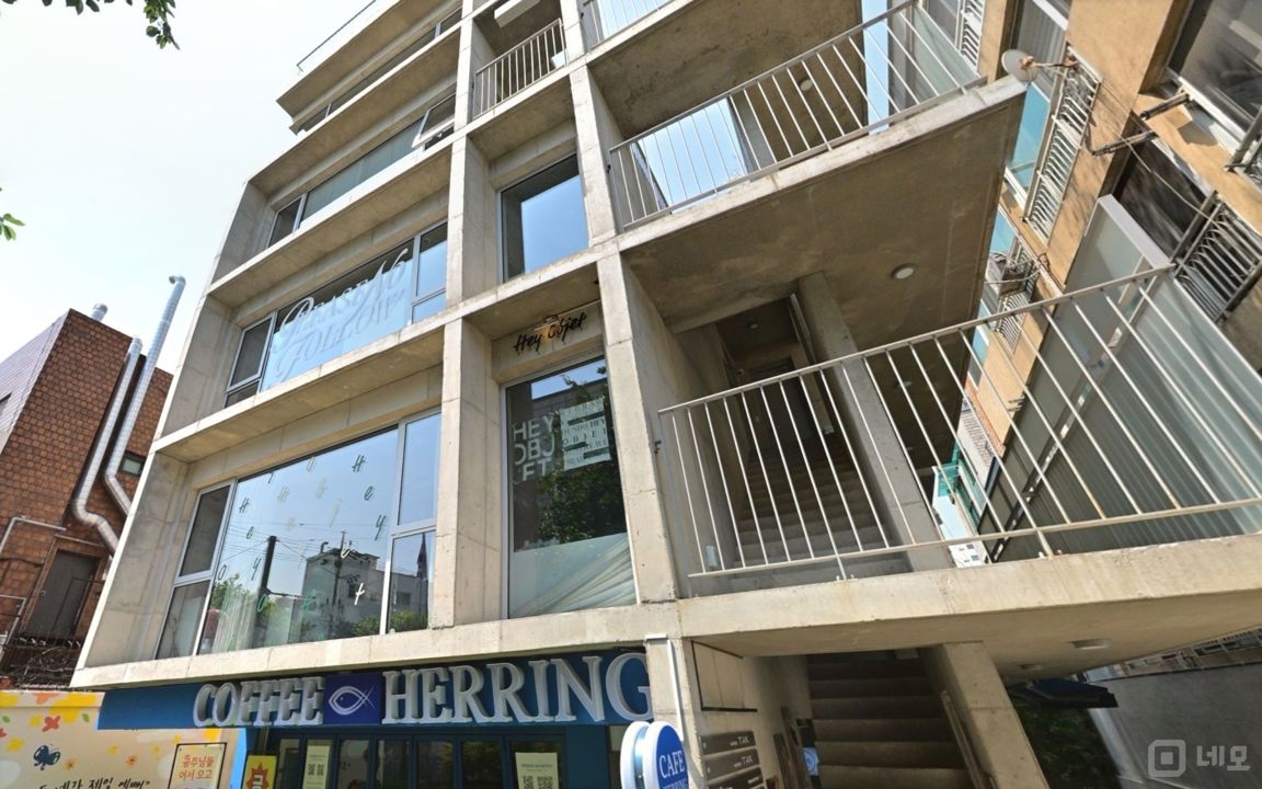연남동 홍대입구역 역세권, 고급스러운 인테리어, 매출 좋은 바 매물의 5번째 사진
