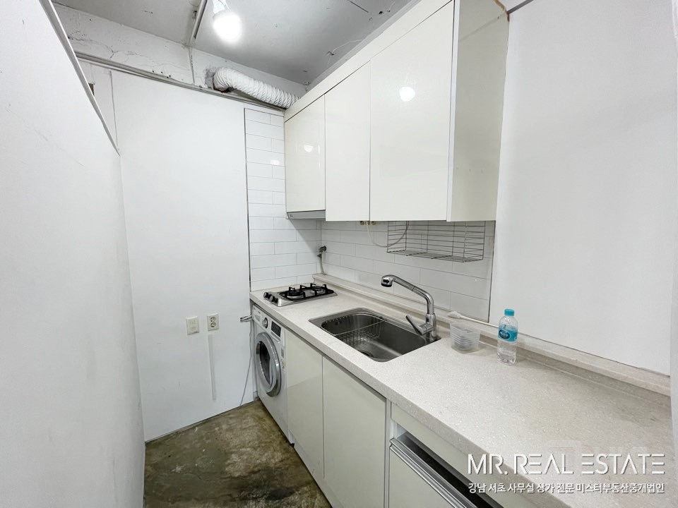 사진有.신사역8번인근.인테리어ACE.소형사무실 매물의 8번째 사진