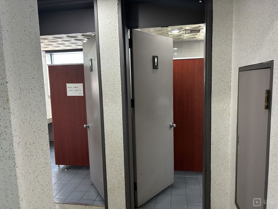 강남역 분당선 위치한 깔끔한 오피스 매물 매물의 8번째 사진