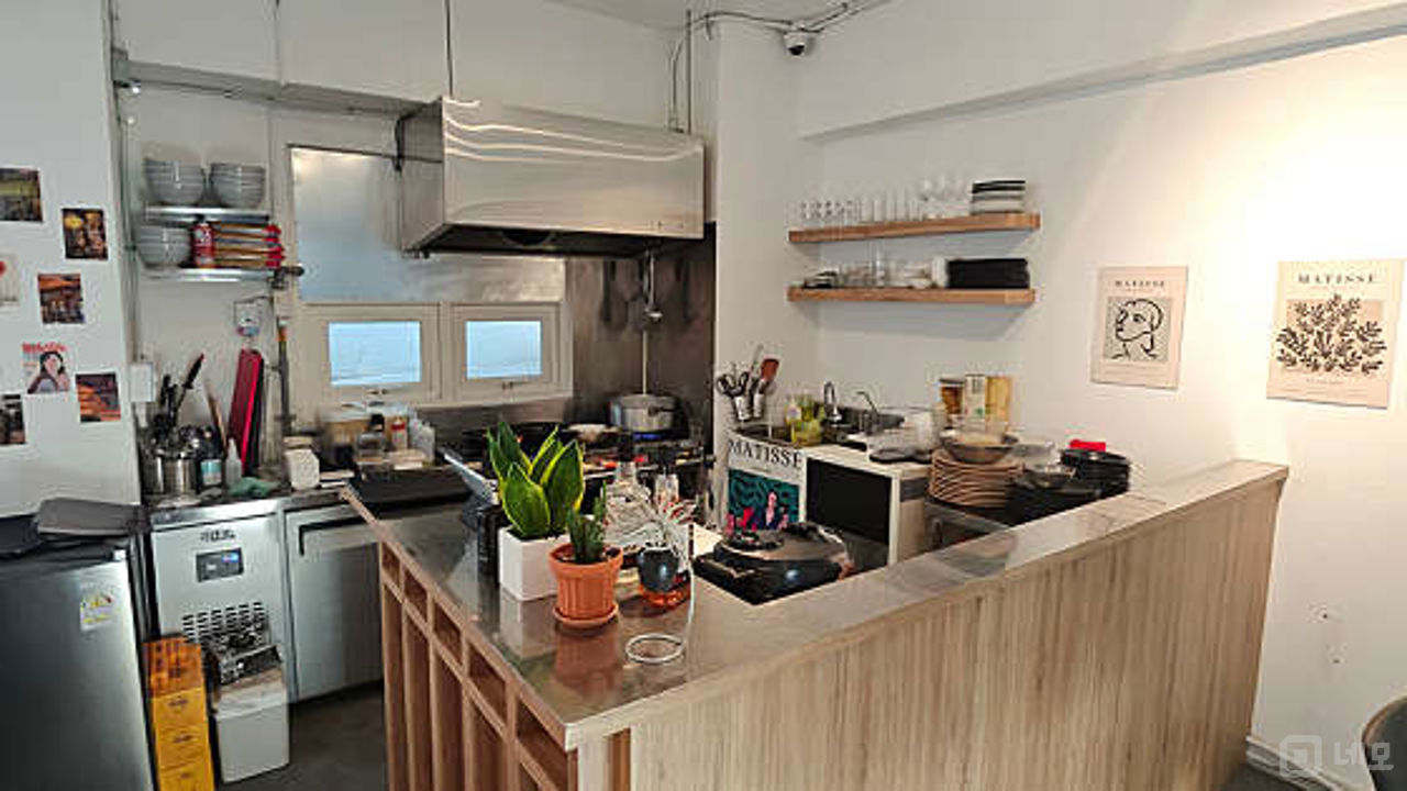 상수동 번화가에 위치한 이자카야 매물의 1번째 사진