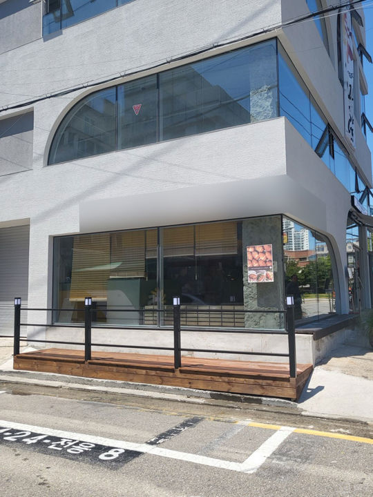 용강동 도로변 위치, 접근성 우수한 지1층 상가 매물의 6번째 사진
