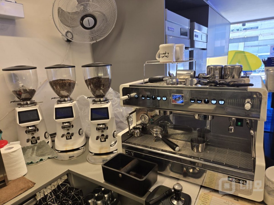 매출 높은 도로변 오토 매장 프렌차이즈 커피점 매출공개 가능 매물의 3번째 사진