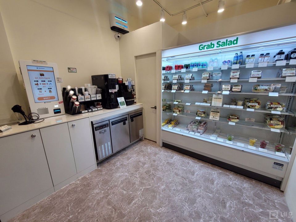 성내동 역세권, 다양하게 이용 가능한 무인판매점 매물의 1번째 사진