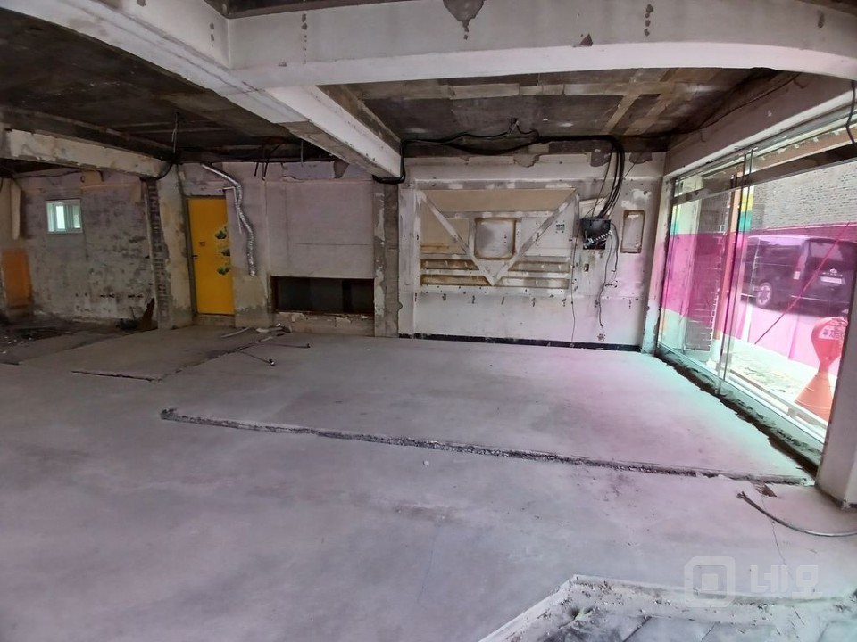 무권리 세류동 사거리 코너형 1층 45평, 넓은 전면부 차량접근 용이 매물의 2번째 사진