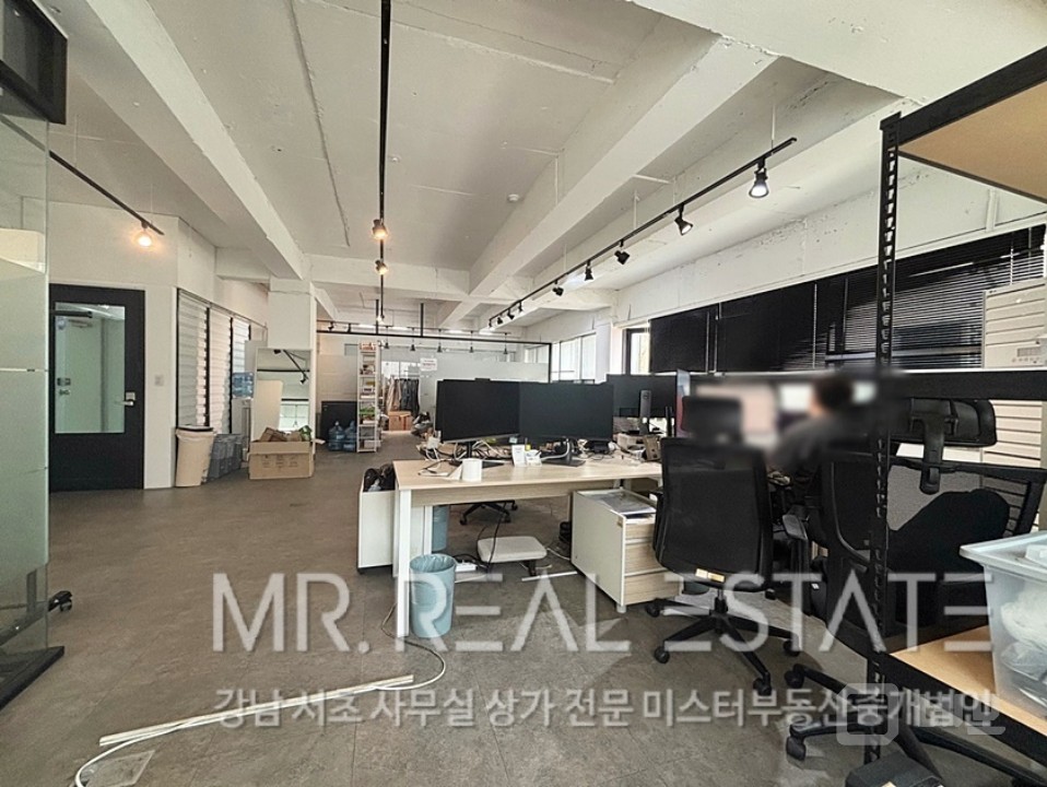 신논현도보 2분.인테리어ACE사무실.엘베.테라스있음.주차편리 매물의 5번째 사진