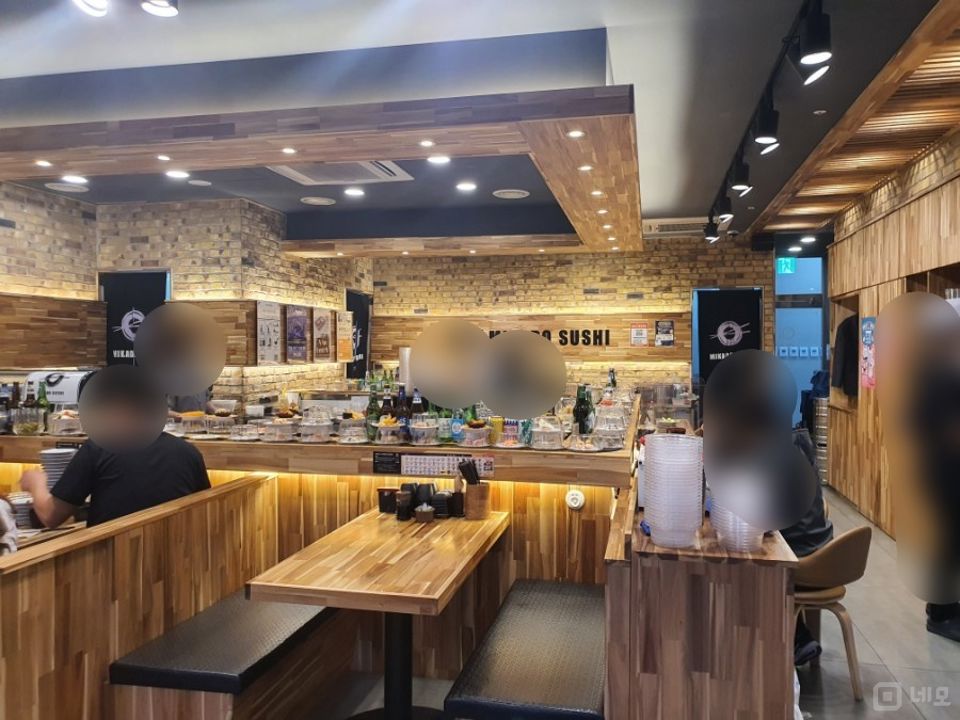 시흥시 은행동 대로변 1층 상가 임대 매물의 1번째 사진