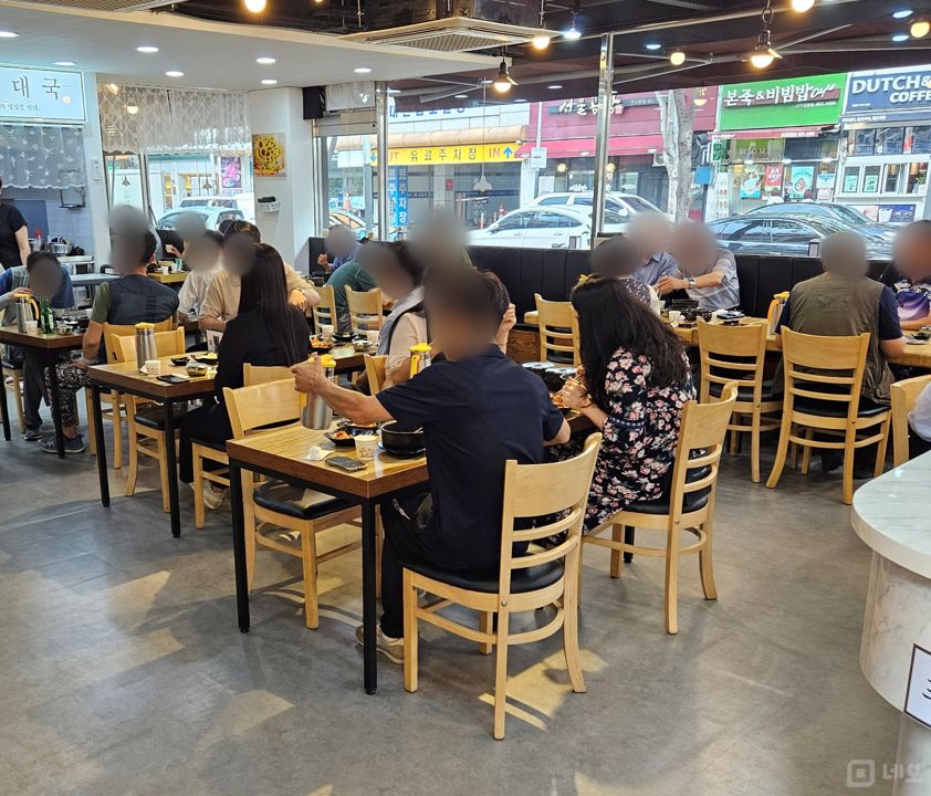 상업지 골목 코너에 위치한 가시성 좋은 고잔동 상가 매물의 1번째 사진