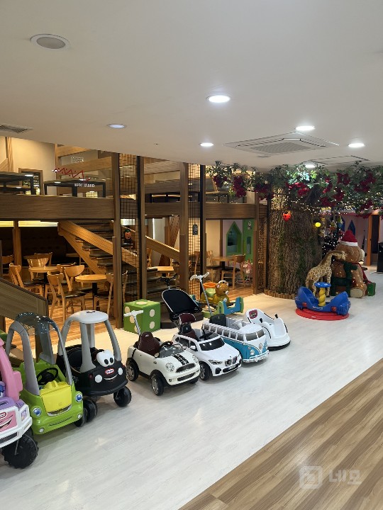 대로변 학원, 병원 밀집한 복합상가 평수 넓은 매물 매물의 3번째 사진