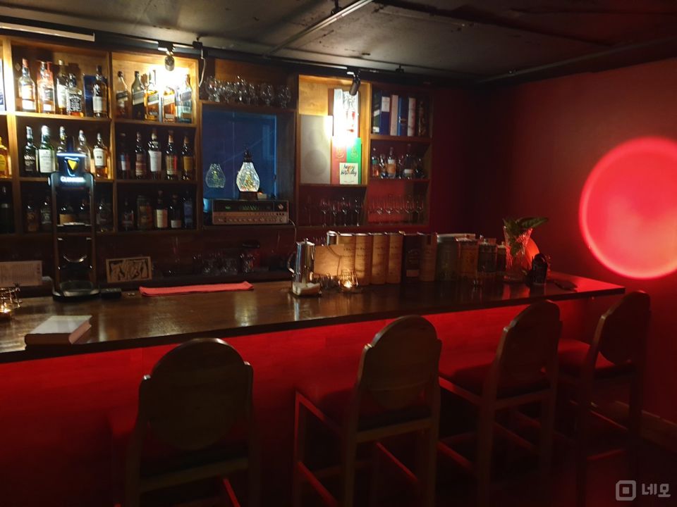 통인동 경복궁역 역세권, SNS 감성 인테리어, 단골 고객 많은 바 매물의 1번째 사진