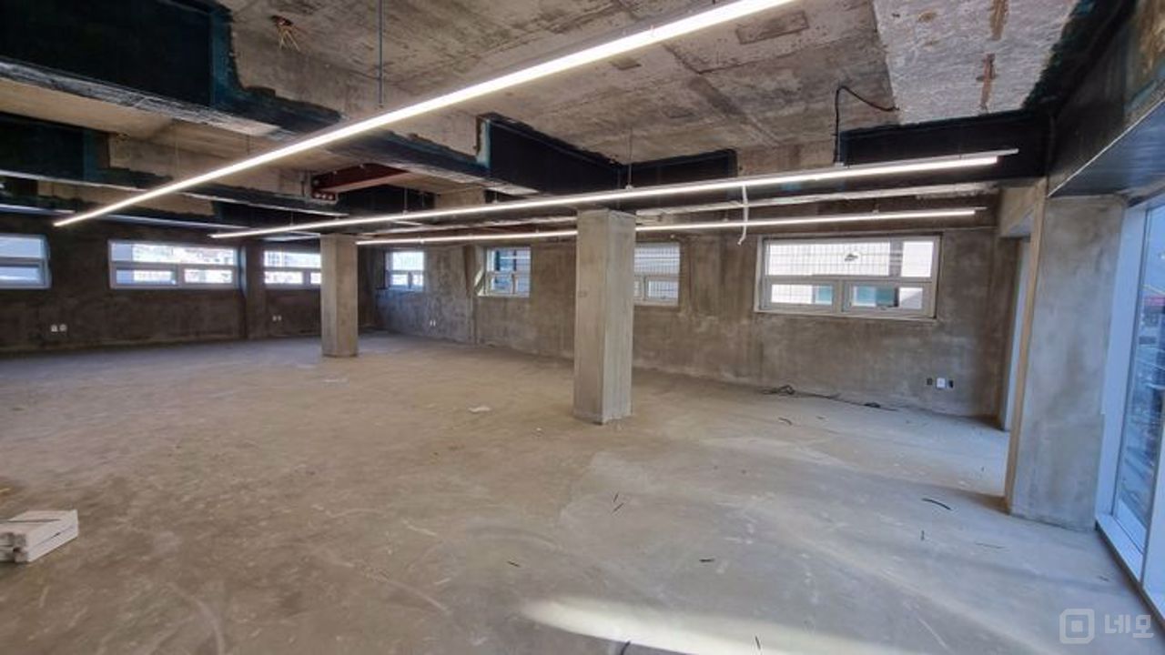 중심 상권, 유동 인구 많은 논현동 공실 매물의 6번째 사진