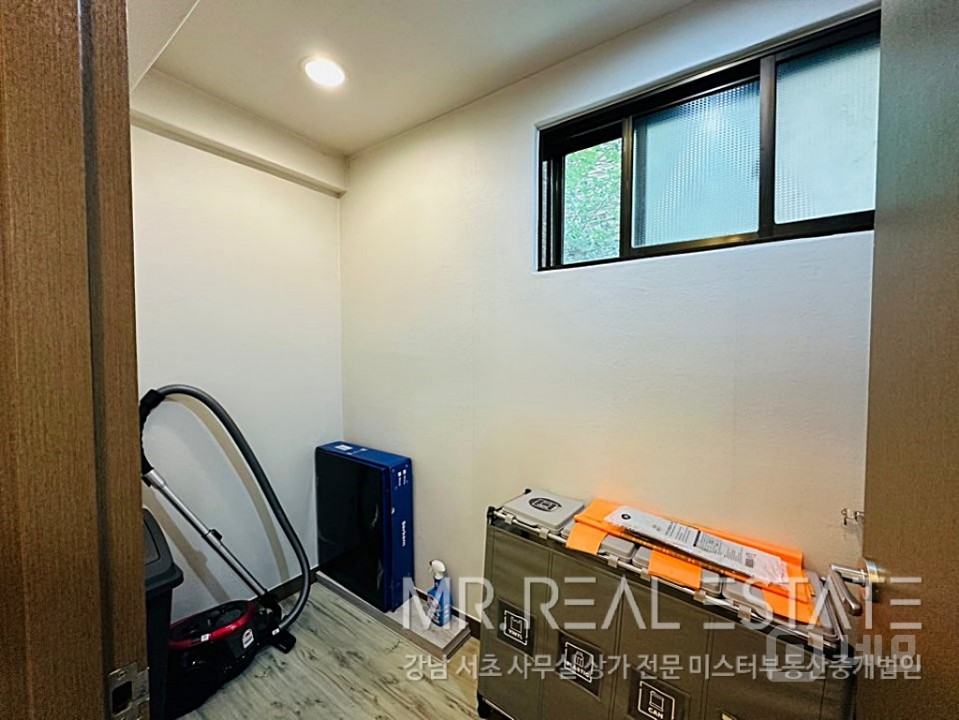 가성비 좋은 사무실, 무료주차1대, 내부인테리어 최상 매물의 9번째 사진