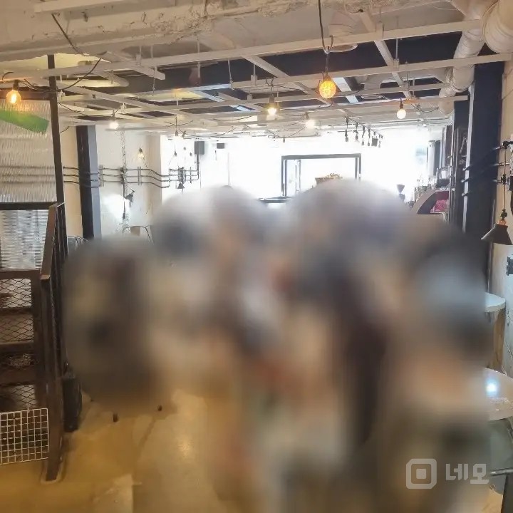 건물 통으로 쓰는 카페 매물의 4번째 사진