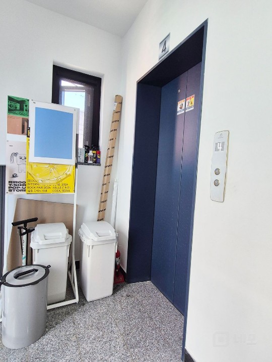 넓은 테라스 세련된 외관 화이트톤 공간  매물의 12번째 사진