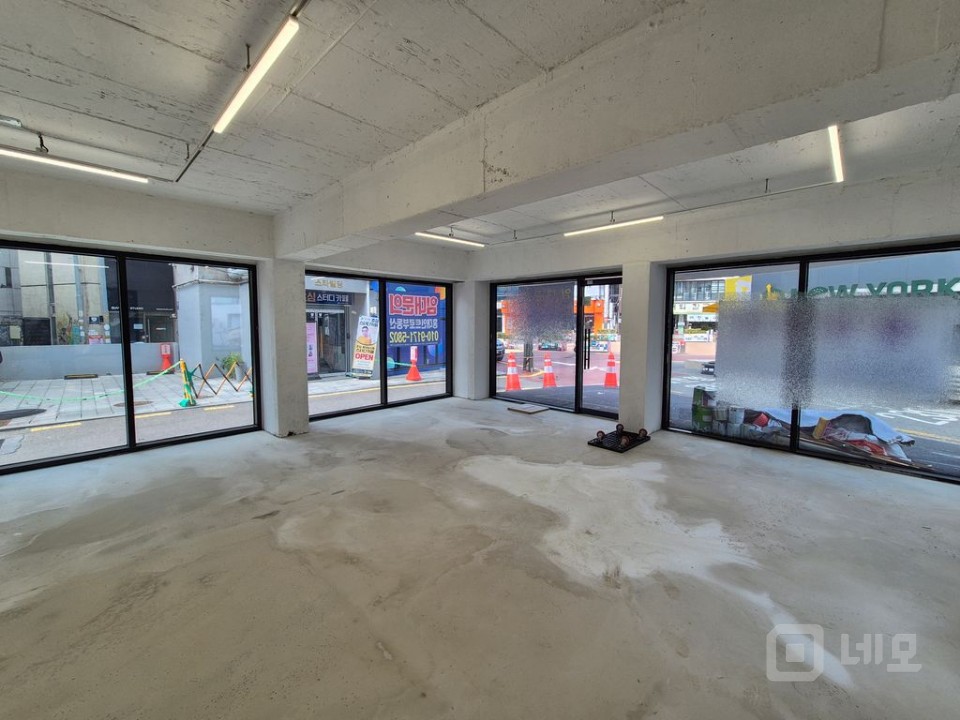 홍대 레드로드 메인라인 무권리 1층 상가 매물의 5번째 사진