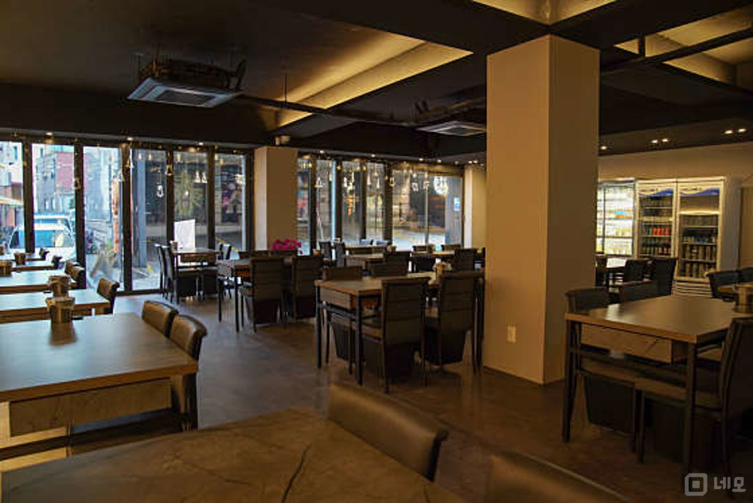 동선동 대학가에 위치한 요리주점 매물의 1번째 사진