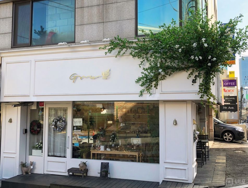 역삼동 언주역 역세권, 깔끔한 인테리어, 입소문 듣고 찾아오는 꽃집 매물의 5번째 사진