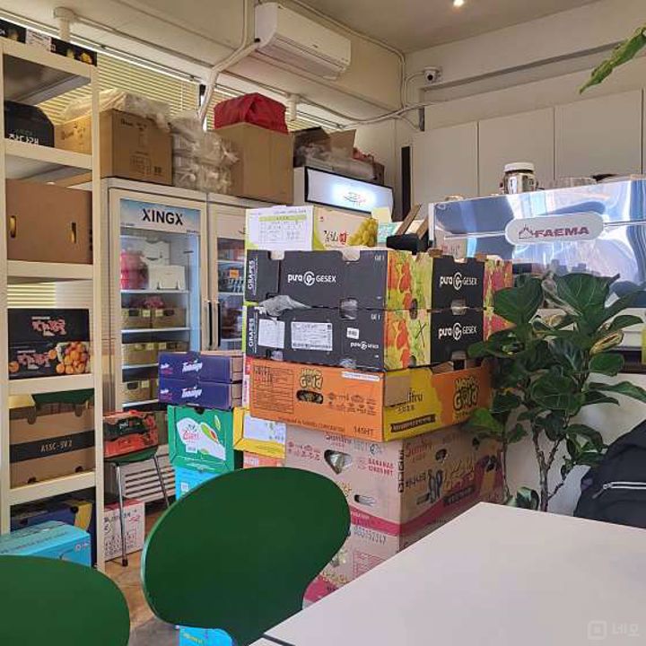 화양동 코너자리에 위치한 음료 전문점 매물의 1번째 사진