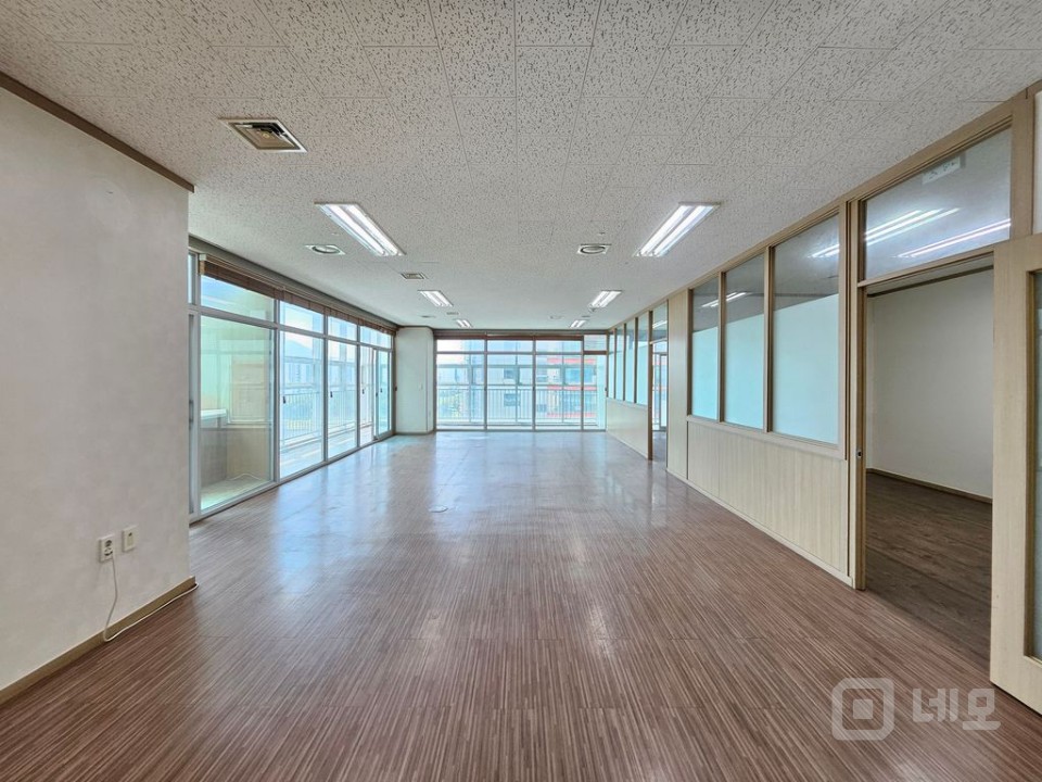 독산 초역세권 전용37평 코너 룸3개 채광 굿! 매물의 1번째 사진