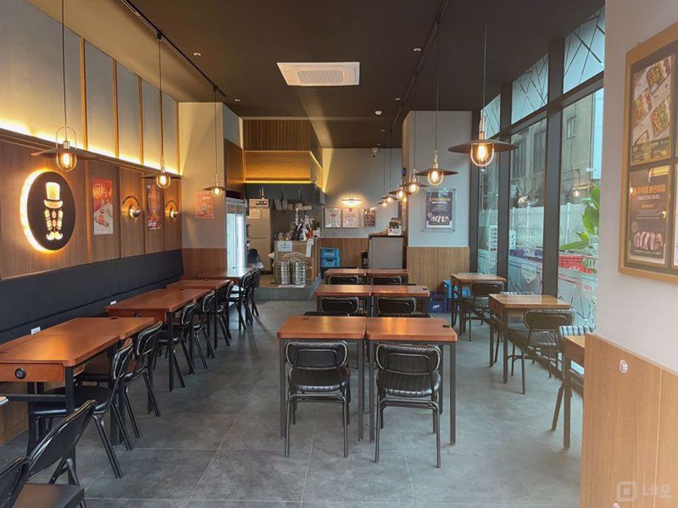 천호동 중심 상권, 시설 집기 완비된 1층 호프집 매물의 2번째 사진