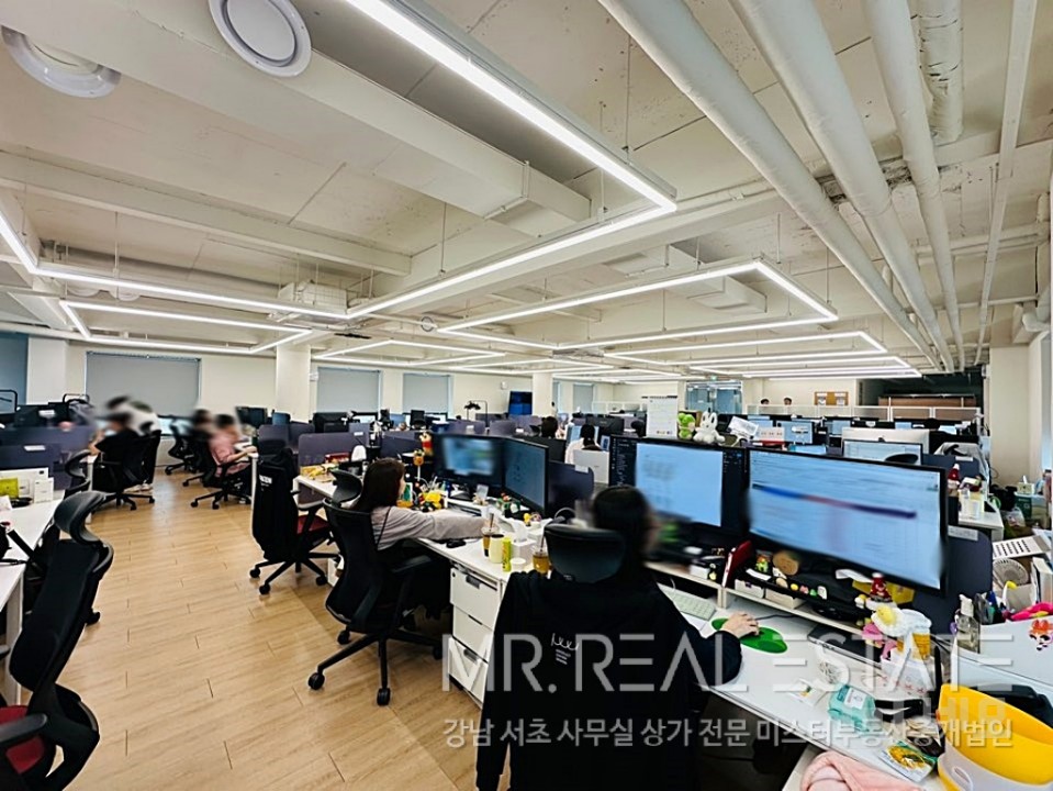 실사진 교대역3분 주차3대이상 대로변 S급인테리어 무권리 매물의 4번째 사진