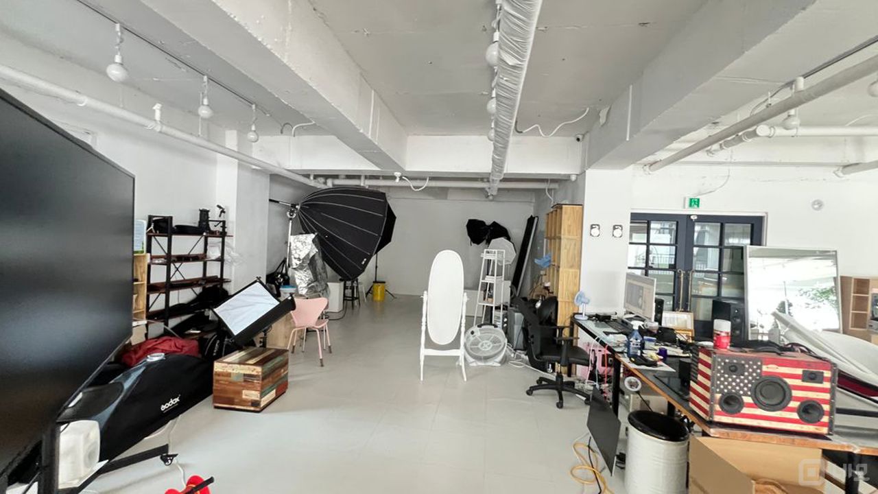 대학가인근 테라스있는 풍경좋은 카페자리 매물의 3번째 사진