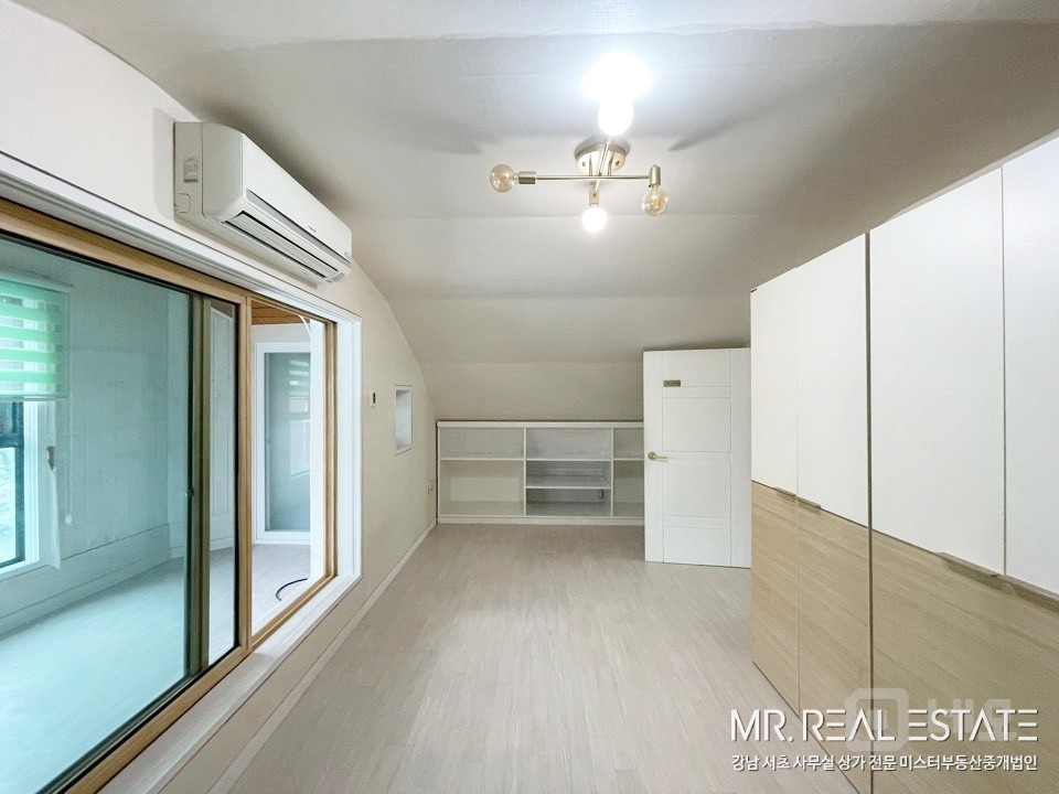 사진有.역삼초 인근 화이트톤 깔끔한 가성비사무실 매물의 4번째 사진