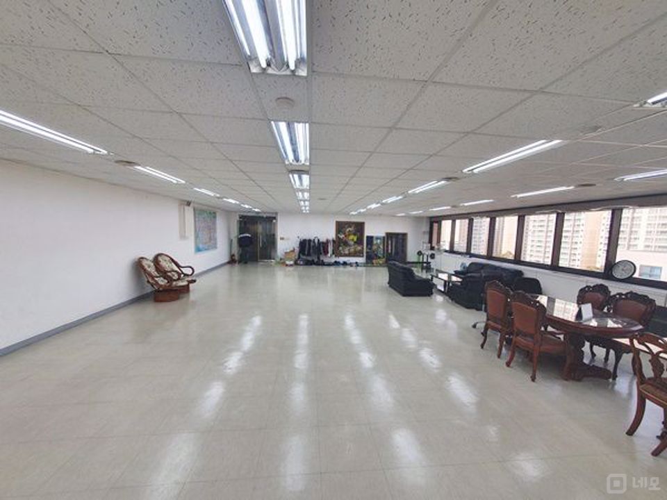 ★명일역 인근 깔끔한 대로변 사무실 용도 공실 안내★ 매물의 4번째 사진