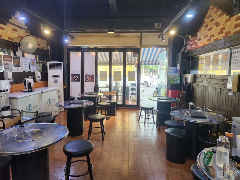 동래구 낙민동, 내부 인테리어 및 시설 잘 갖춘 동네맛집 고기매장 매물의 1번째 사진