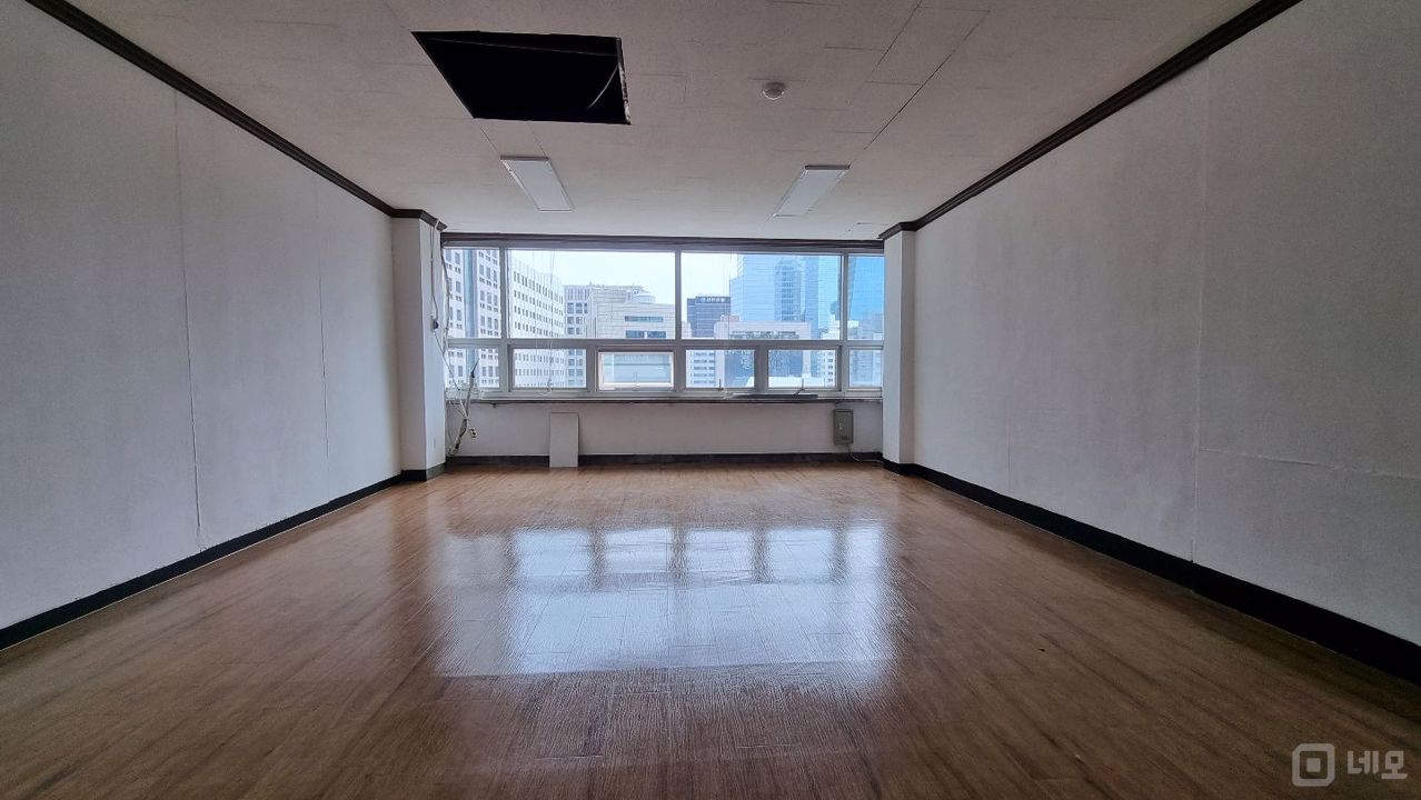 을지로입구역 5분거리 깔끔한 사무실입니다 매물의 2번째 사진
