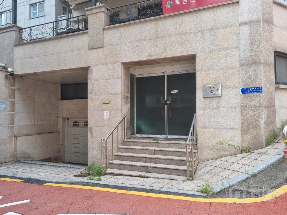 3호선신사역3분 7호선논현역5분 독립공간                  매물의 4번째 사진