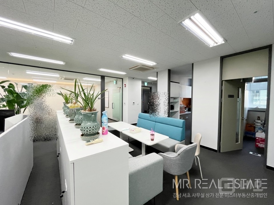 언주역1분 주차2대 완벽인테리어 대로변 단독층 통창 ACE 매물의 12번째 사진