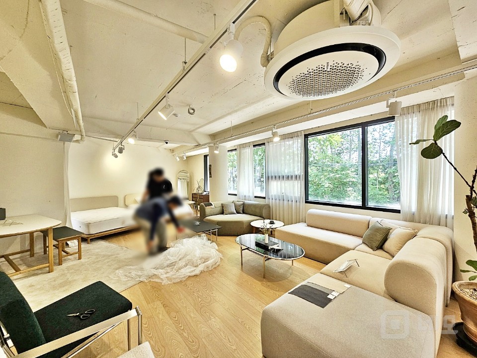 🌈 채광의 차이가 느껴지십니까? 매물의 3번째 사진