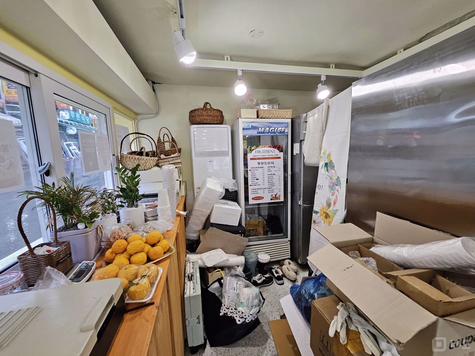 접근성 좋은 대로변, 평창동 화정박물관 건너편 1층 디저트카페 매물의 3번째 사진