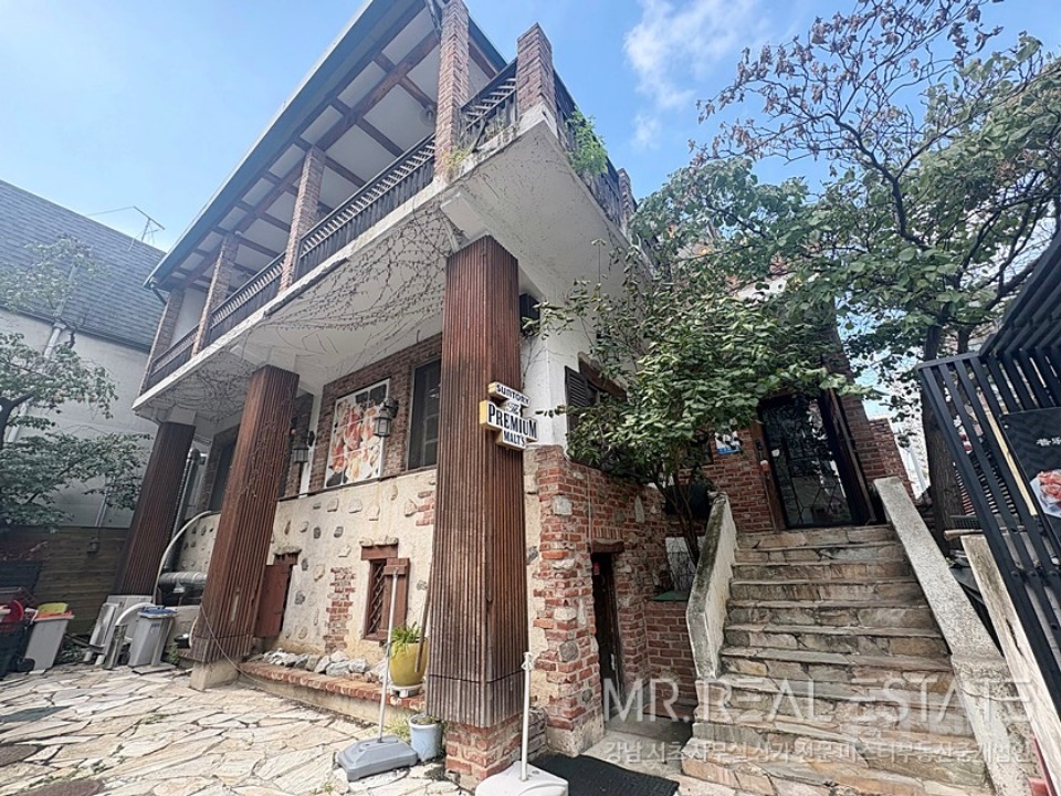 삼성중앙역 먹자골목 메인상권 단독사옥 매물의 2번째 사진