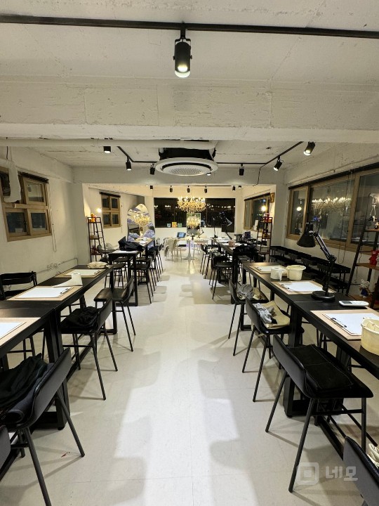 27평 음식점 가능한 채광좋은 곳! 매물의 8번째 사진