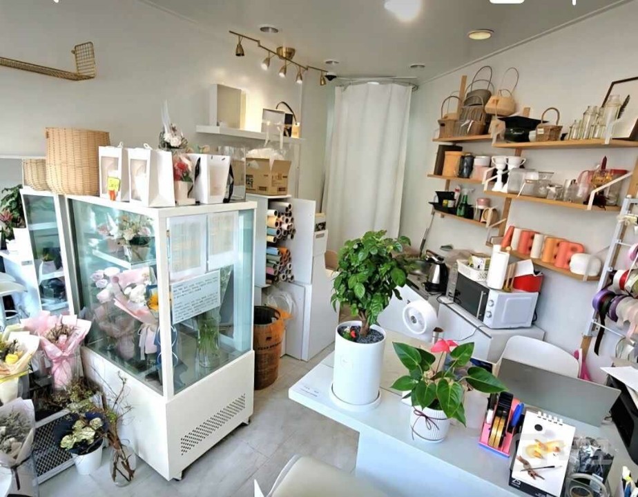 🌷 성수동 감성 가득한 1층 꽃집 자리 임대 매물의 2번째 사진