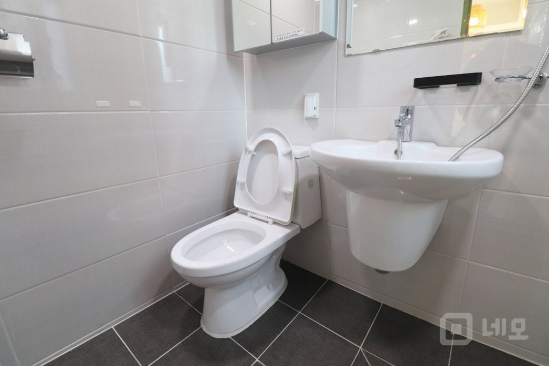 홍대 연남동 풍부한 자연광 작업실 사무실(바닥난방) 매물의 11번째 사진