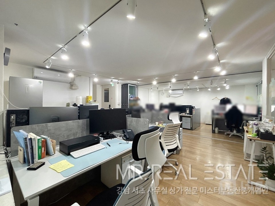 가로수길.인테리어ACE.가성비굳.폴딩도어.화이트톤 매물의 4번째 사진