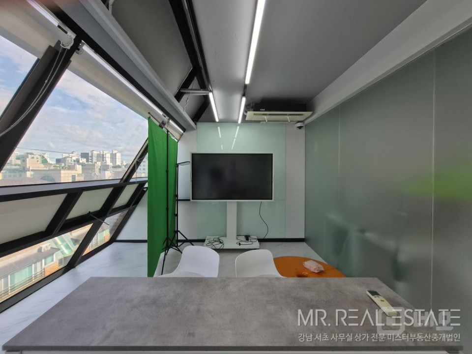 ★인테리어최상SS급.평수대비가성비甲.자주식주차.빠른계약예상★ 매물의 1번째 사진