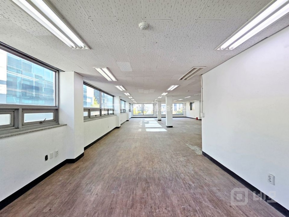 RISE 가성비 61p 인테리어완비 반듯한구조 주차편리 매물의 14번째 사진