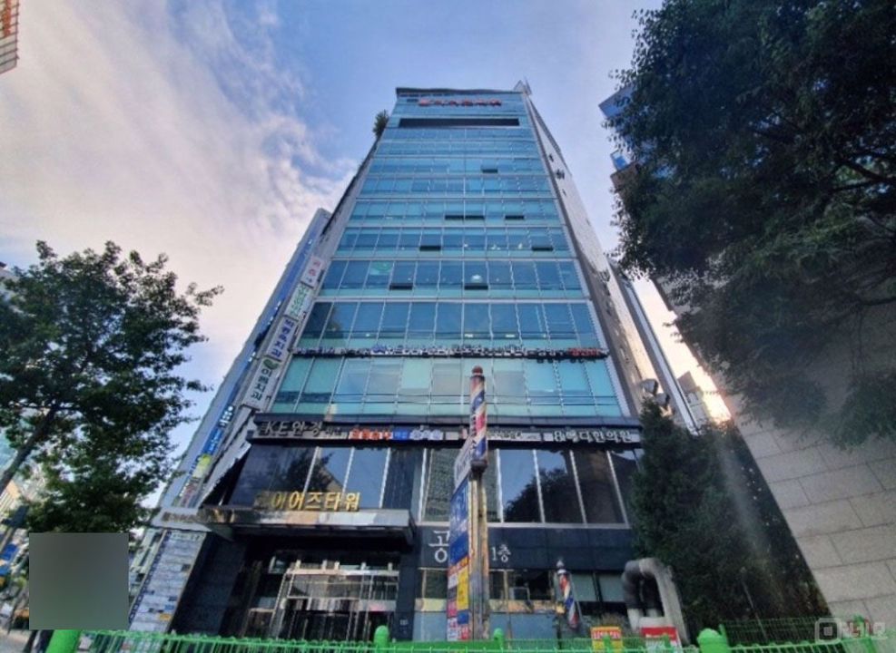 교대역 초역세권, 대로변에 위치한 가시성 좋은 지하1층 상가 매물의 6번째 사진