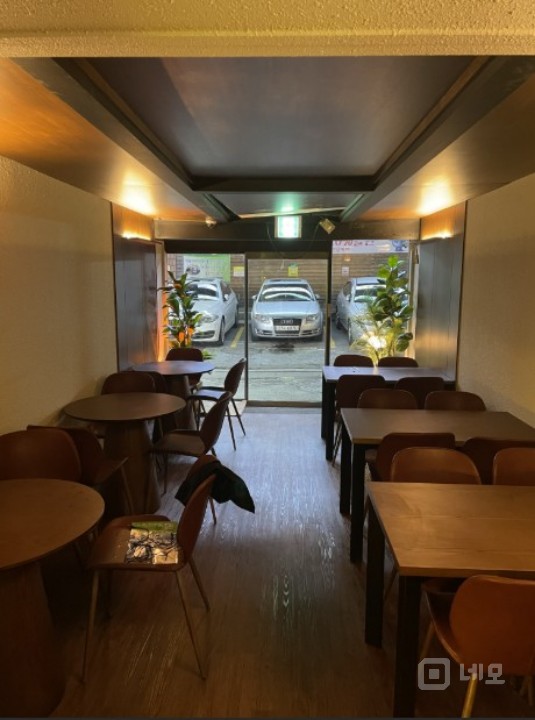 무권리 공실 1층 강남 고기골목 소형 상가 매물의 4번째 사진
