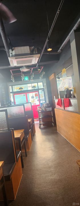 화성시 반송동, 배후수요 풍부한 실내포차 매물의 3번째 사진